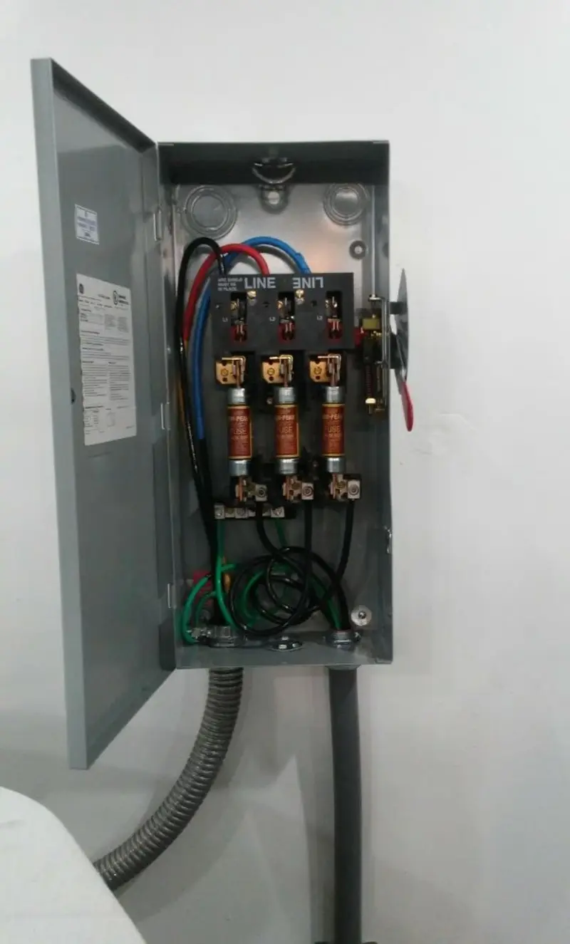 Three-phase disconnect switch installed for Electrical Wiring & Rewiring in Pea Ridge
